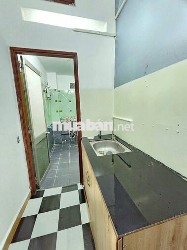 CHO THUÊ CĂN HỘ CÓ GÁC, CHDV 2 PN RỘNG 60M2, BẾP, WC RIÊNG GẦN SÂN BAY