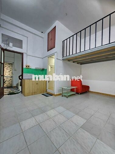CHO THUÊ CĂN HỘ CÓ GÁC, CHDV 2 PN RỘNG 60M2, BẾP, WC RIÊNG GẦN SÂN BAY