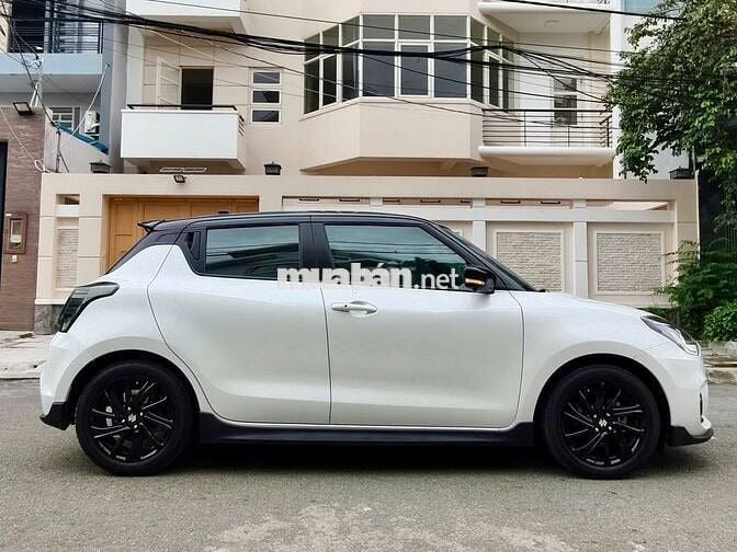 Siêu lướt - Suzuki Swift 2023 - odo chưa tới 12k