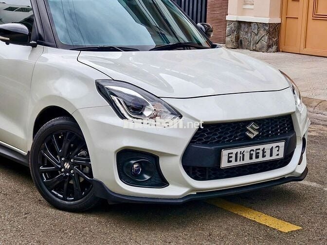 Siêu lướt - Suzuki Swift 2023 - odo chưa tới 12k