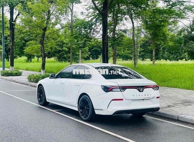 VinFast Lux A2.0 2021 Plus 2.0 AT - 23000 km