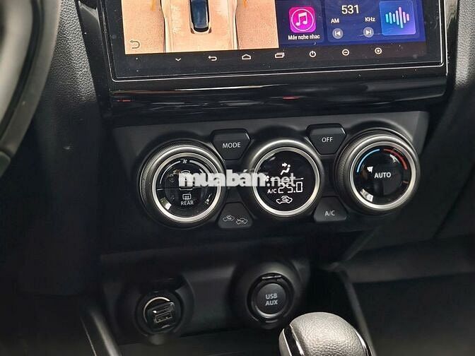 Siêu lướt - Suzuki Swift 2023 - odo chưa tới 12k