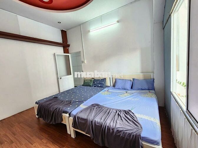 CHO THUÊ CĂN HỘ CÓ GÁC, CHDV 2 PN RỘNG 60M2, BẾP, WC RIÊNG GẦN SÂN BAY