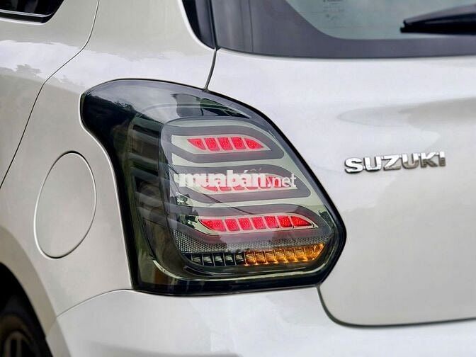 Siêu lướt - Suzuki Swift 2023 - odo chưa tới 12k