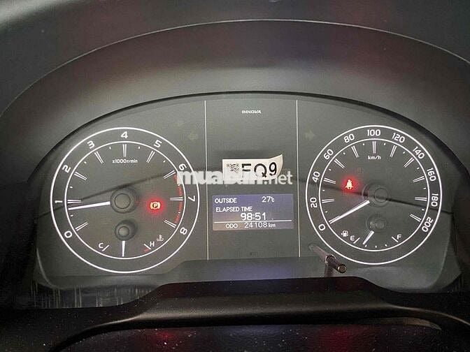 Toyota Innova 2024 E số sàn có thương thảo