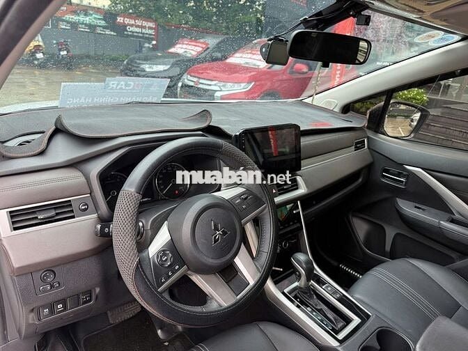 Mitsubishi Xpander Pre 2023 - 20000 km