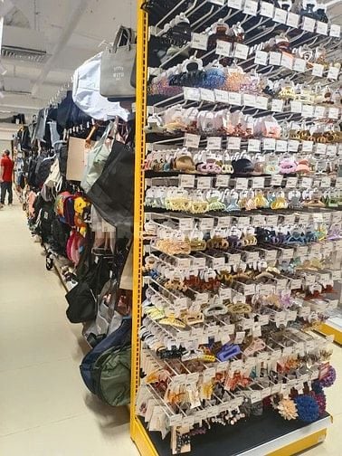 Cần tuyển 2 nhân viên tạp vụ đi làm ngay 