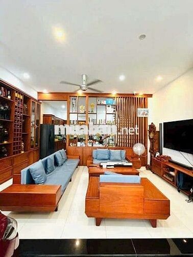 NHÀ CHO THUÊ:
TRỆT 2 LẦU MỚI ĐẸP
- FULL NỘI THẤT - KDC HỒNG LOAN