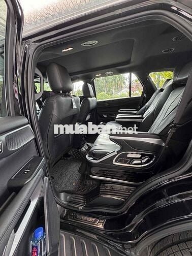 Ford Everest 2024 Titanium 2.0L 4x2 AT - 62000 km