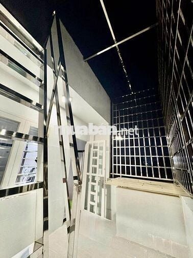 NGỘP BANK 3 TỶ GIẢM SÂU HẺM Ô TÔ MÃ LÒ 4 TẦNG KINH DOANH GIÁ 6,5 TỶ TL