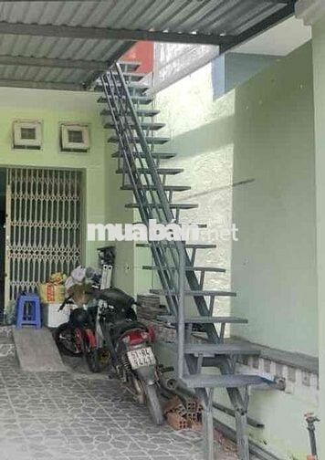 Cho thuê tầng lầu 4x15m, có 2 phòng ngủ, bếp, 1wc