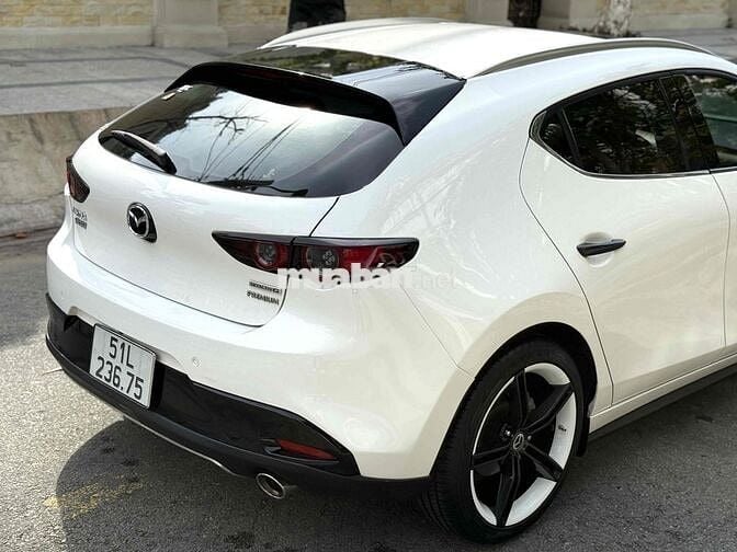 Mazda 3 2021 2.0L Signature Premium - 34000 km
