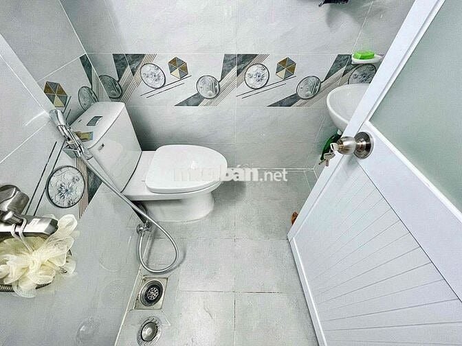 CHO THUÊ DUPLEX MỚI XÂY ĐẦY ĐỦ TIỆN ÍCH SÁT BÊN TRƯỜNG ĐH CÔNG THƯƠNG