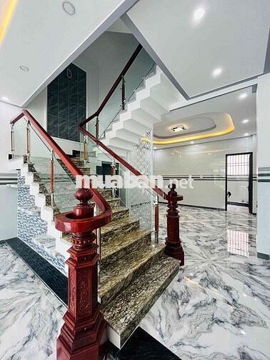 🌻CHO THUÊ NHÀ TRỆT 3 LẦU MỚI ĐẸP TRỤC CHÍNH ĐƯỜNG D1 KDC HỒNG LOAN
