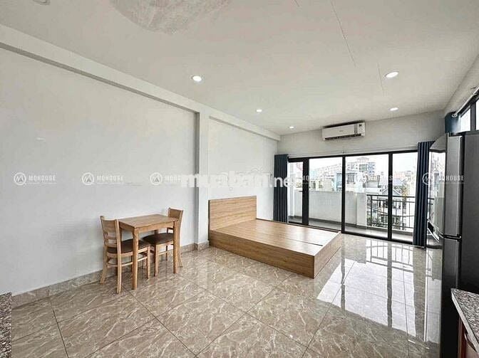 Penthouse ban công, full nội thất, phòng rộng 45m2 ngay Aeon Tân Phú