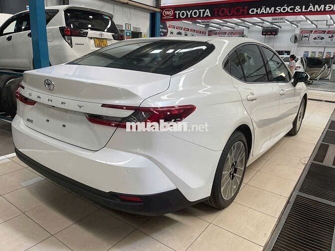 Toyota Camry 2025