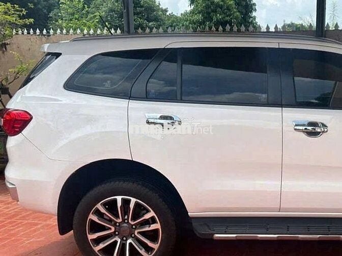 Ford Everest 2019 Titanium 1 cầu xe gia đình