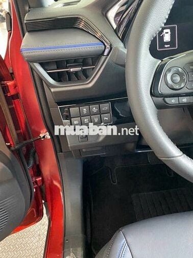TOYOTA YARIS CROSS 2025
