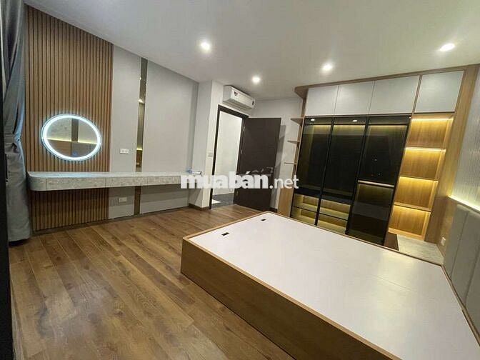 NGỌC THỤY - SIÊU PHẨM 8 TẦNG - FULL NỘI THẤT  - VIEW HỒ - GIÁ TL
