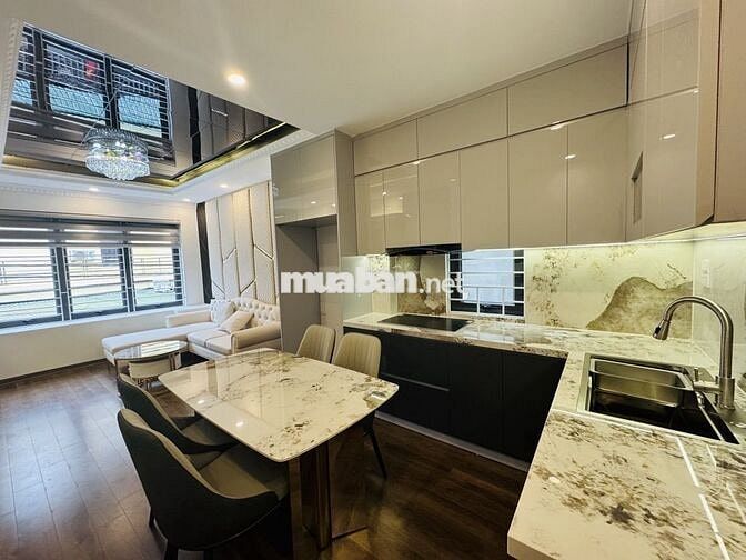 9.3 TỶ- 52M-THANG MÁY – Ô TÔ – LÔ GÓC – KINH DOANH- THẠCH BÀN