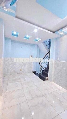 Bán nhà Đ.đoàn văn bơ thông ra Hoàng Diệu 1 phút qua Q1.có 3PN..