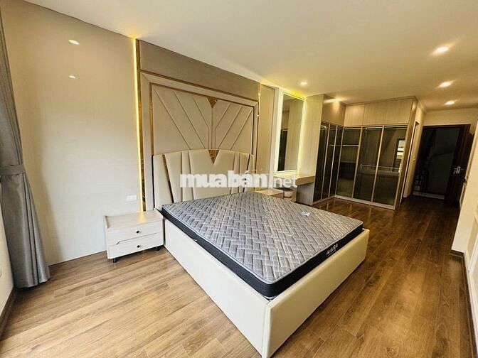 9.3 TỶ- 52M-THANG MÁY – Ô TÔ – LÔ GÓC – KINH DOANH- THẠCH BÀN