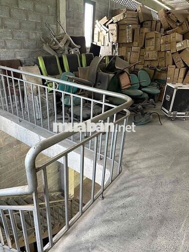 ngộp ngân hàng cần bán gấp 5000m2 có thổ cư 300m , 2 mặt tiền