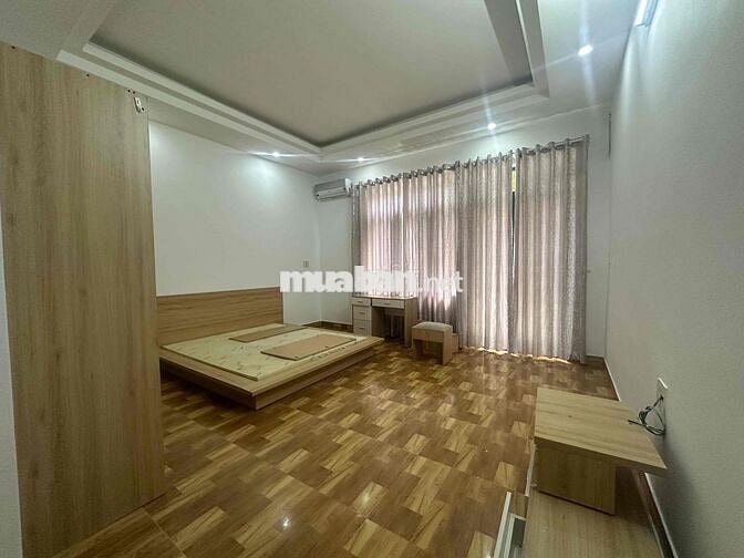 NHÀ 3 TẦNG MẶT TIỀN LÊ VĂN THỊNH- CÓ NỘI THẤT