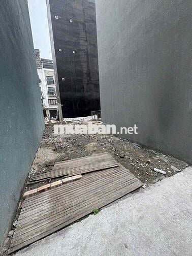 Bán 30m2 đất ngõ 14 Kẻ Tạnh, Giang Biên. 4,2 tỷ
