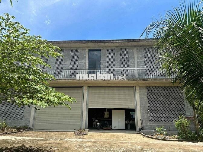 ngộp ngân hàng cần bán gấp 5000m2 có thổ cư 300m , 2 mặt tiền