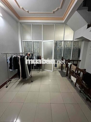 Cho thuê nhà mặt tiền đường Nguyễn Lương Bằng