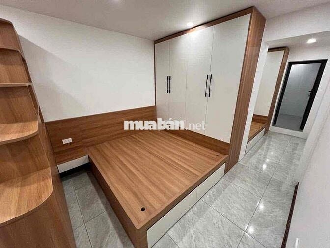 Cần bán nhà tập thể Thượng Thanh,diện tích 40m,2 PN,hơn 2 tỷ.