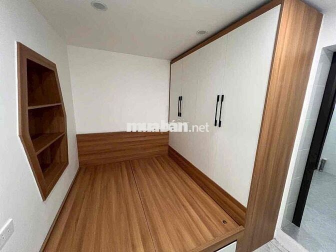Cần bán nhà tập thể Thượng Thanh,diện tích 40m,2 PN,hơn 2 tỷ.