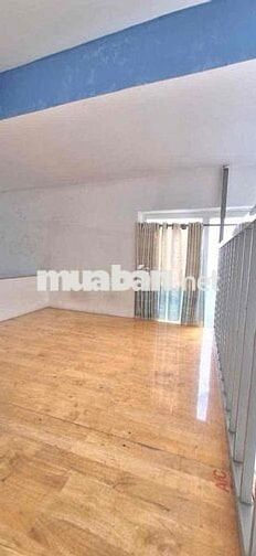 Duplex gác cao 1m8 cách VHU 1,5km 35m2 ở 3 bạn thang máy bảo vệ GIÁ 4🍠