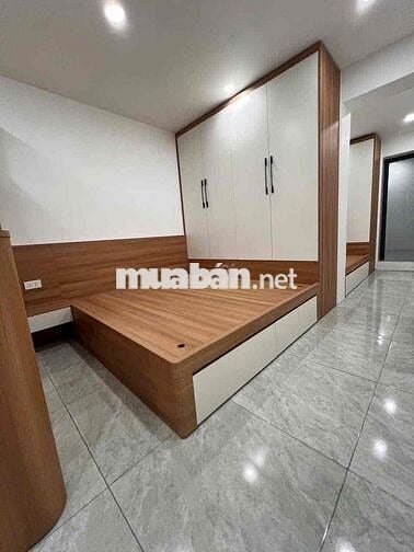 Cần bán nhà tập thể Thượng Thanh,diện tích 40m,2 PN,hơn 2 tỷ.
