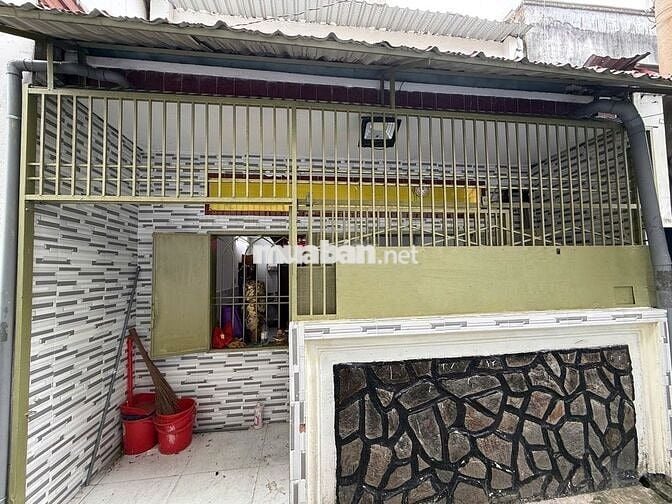 BÁN NHÀ ĐÔNG HƯNG THUẬN- SÁT MẶT TIỀN NGUYỄN VĂN QUÁ Q12 TRUNG TÂM