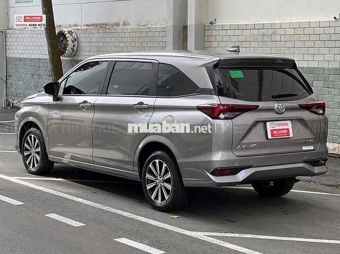 Toyota Avanza Premio 2023 CVT - 103000 km