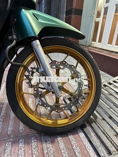 future 2 xe bố đi
