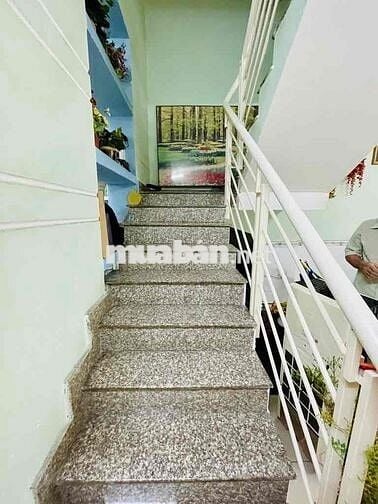 Nhà  Canh Lê Thúc Hoạch- Dt 4x13-đúc 2 tầng BTCT- Chỉ 3.xtỷ