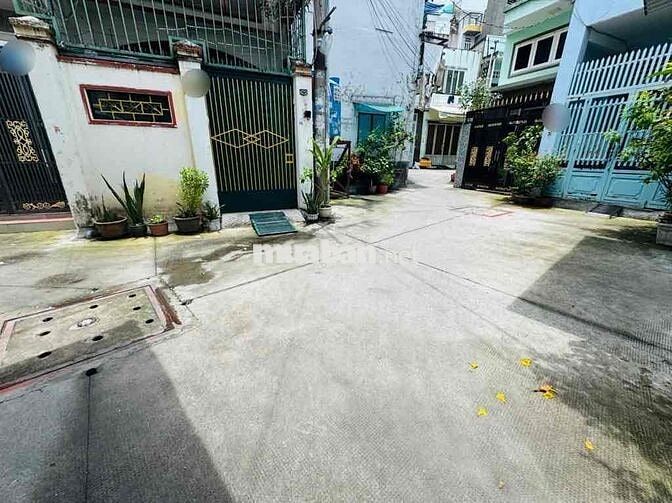 Nhà 4 tầng, 3PN, dtsd 80m2, hẻm 4m Thích Quảng Đức, nhỉnh 4 tỉ