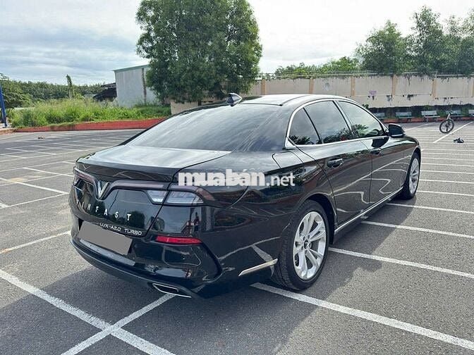 VinFast Lux A2.0 Plus 2.0 AT 2020 - 70000 km