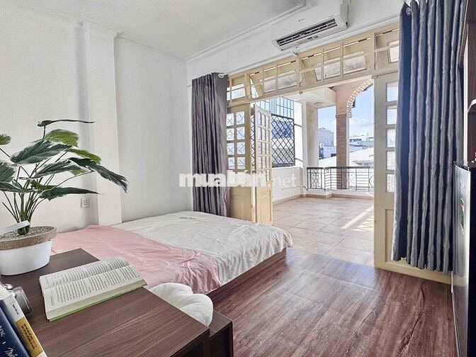 Căn hộ CC full nội thất có ban công cực lớn TT Phú Nhuận - Tân Bình
