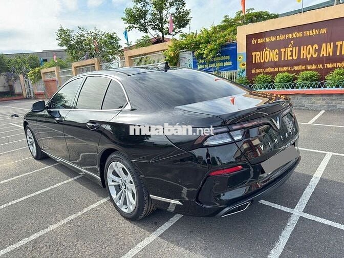VinFast Lux A2.0 Plus 2.0 AT 2020 - 70000 km