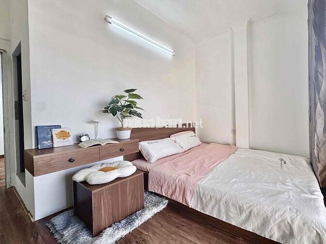 Căn hộ CC full nội thất có ban công cực lớn TT Phú Nhuận - Tân Bình