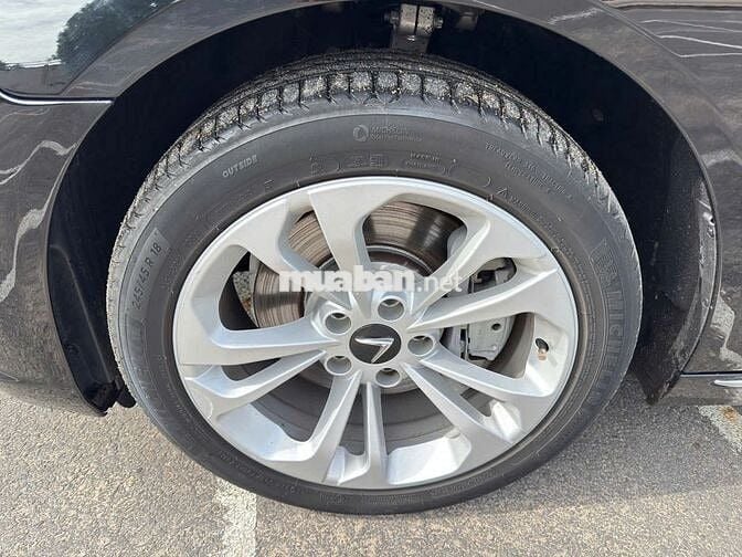 VinFast Lux A2.0 Plus 2.0 AT 2020 - 70000 km