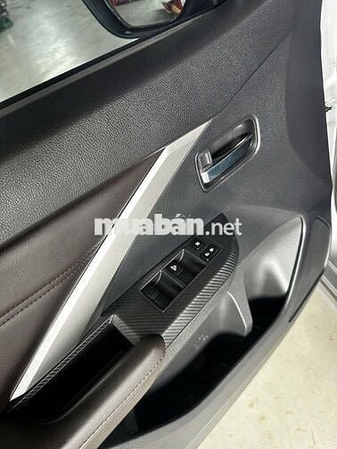 Mitsubishi Xpander 2024 Premium 1.5 AT - 35000 km