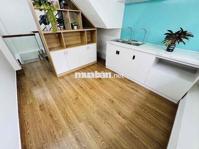 Nhà 4 tầng, 3PN, dtsd 80m2, hẻm 4m Thích Quảng Đức, nhỉnh 4 tỉ