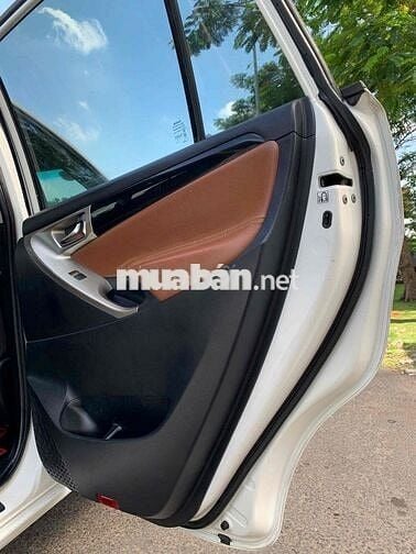 Toyota Innova 2018 - 120000 km