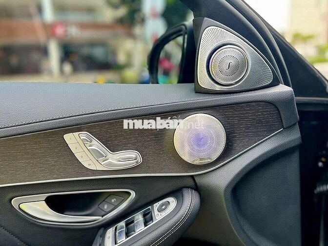 Mercedes Benz C300 2020