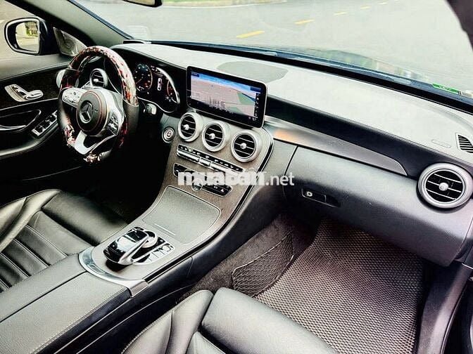 Mercedes Benz C300 2019 - Màu Đen